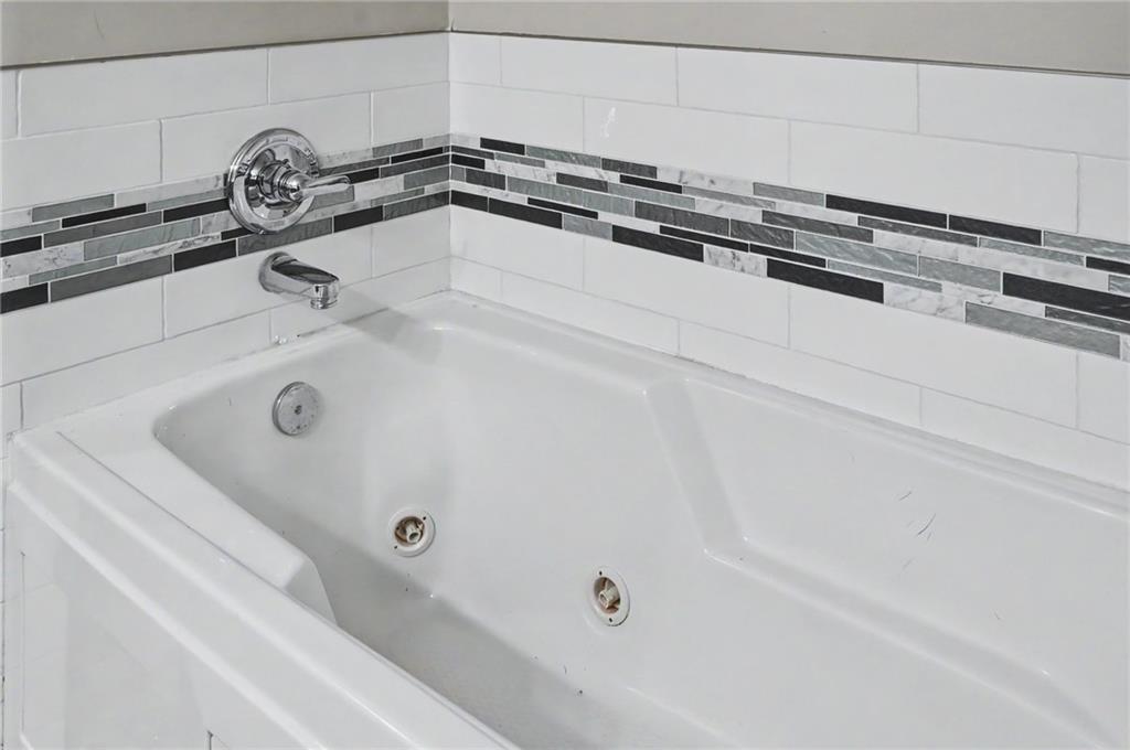 2012 E 26th Street Property Photo 24