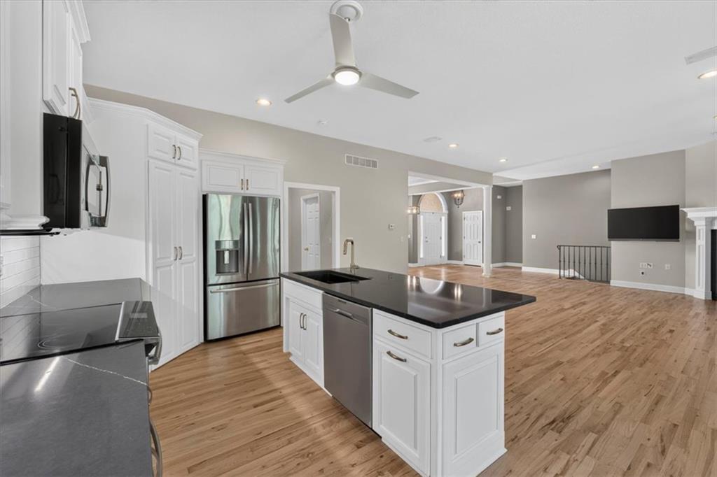40 E 108 Terrace Property Photo 16