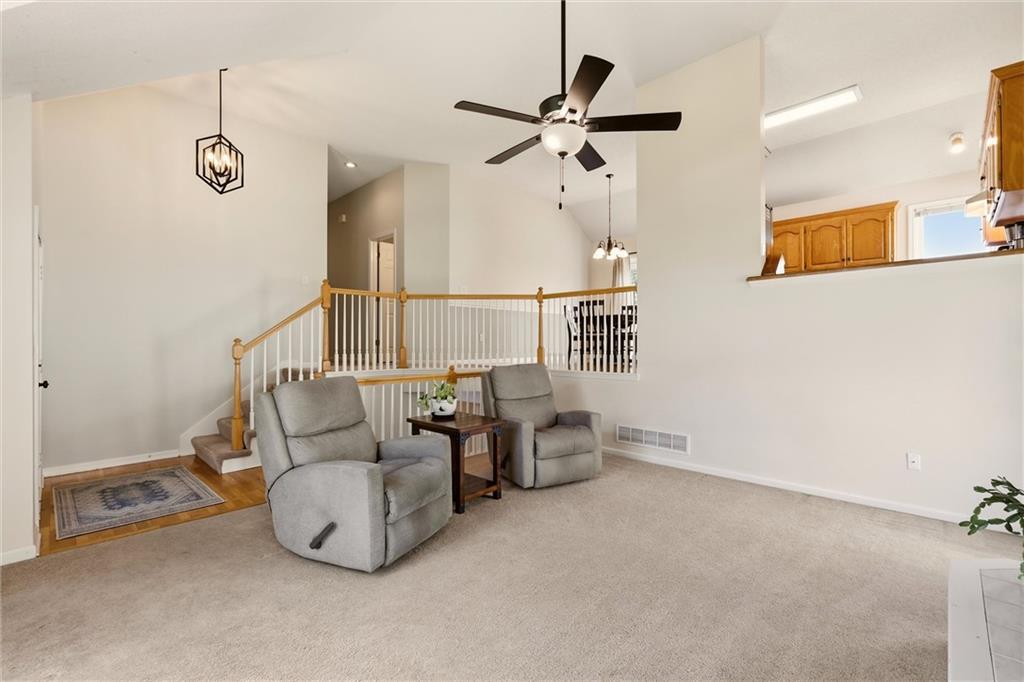 15724 S Locust Street Property Photo 6