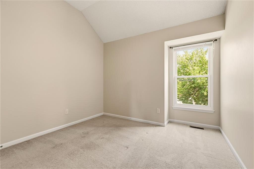 15724 S Locust Street Property Photo 20