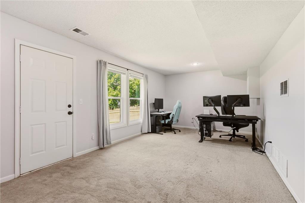 15724 S Locust Street Property Photo 23