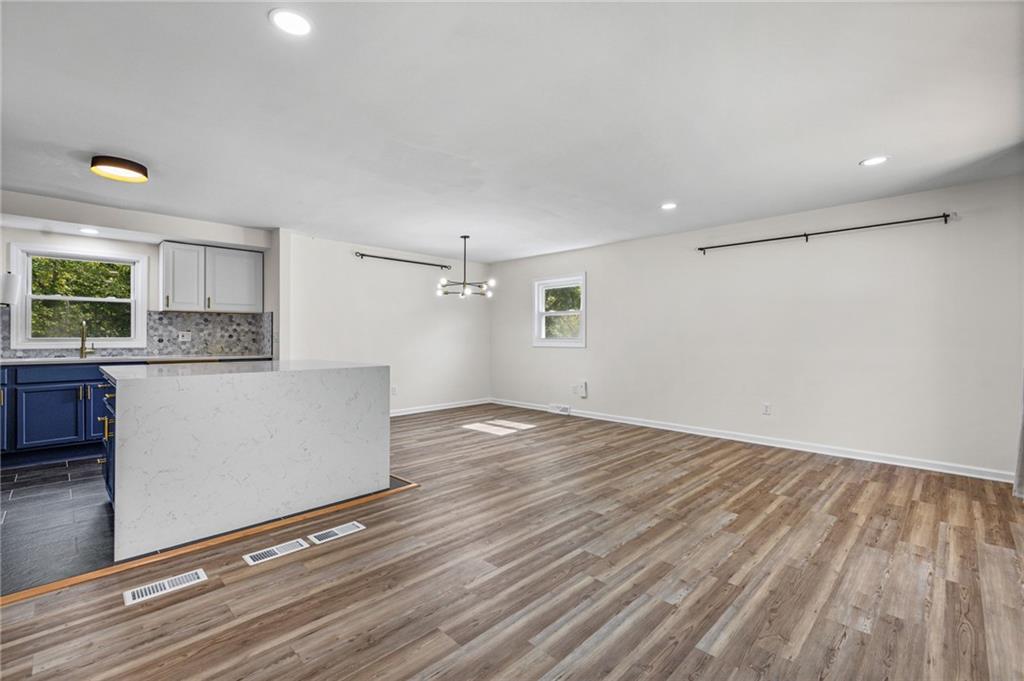 4825 N Revere Drive Property Photo 6