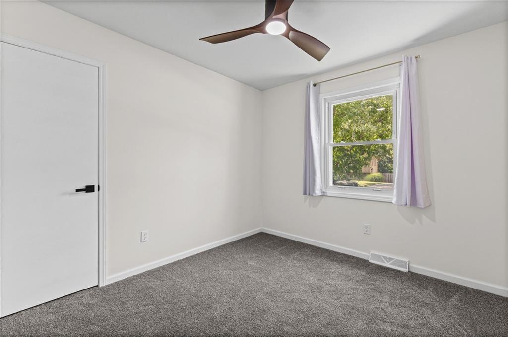 4825 N Revere Drive Property Photo 9