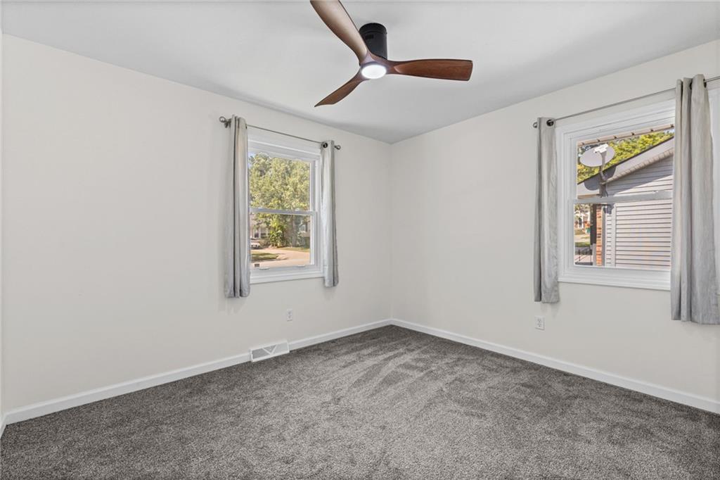 4825 N Revere Drive Property Photo 11
