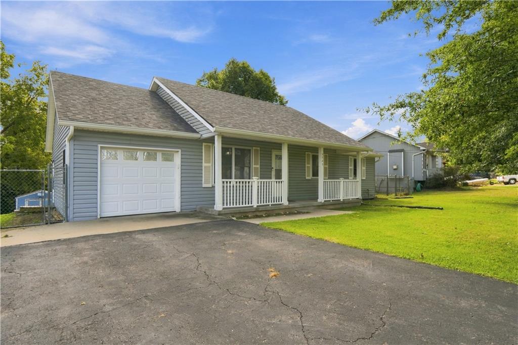 3325 N 85th Place Property Photo 1
