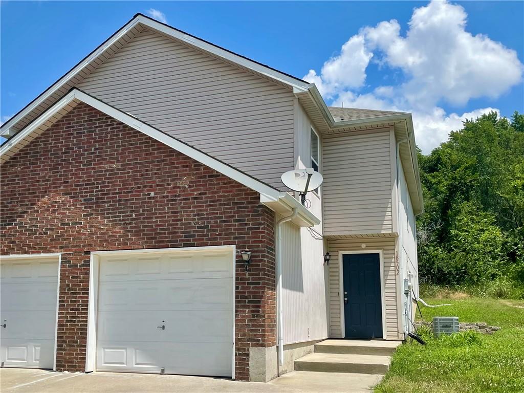 18502 E 3rd Street Court Property Photo 1