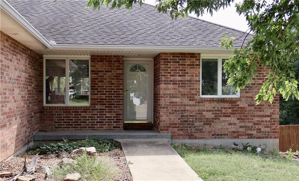 1506 Emerald Way Property Photo 2