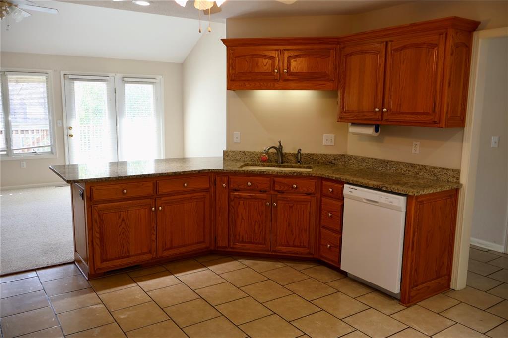 1506 Emerald Way Property Photo 5