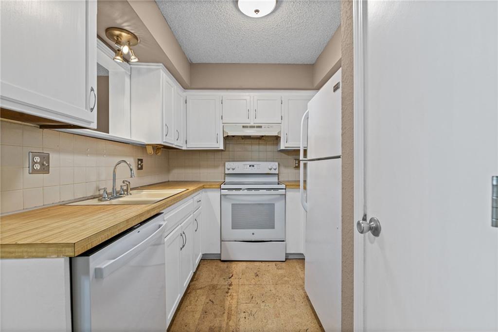 1414 E Mart-way Circle Property Photo 7
