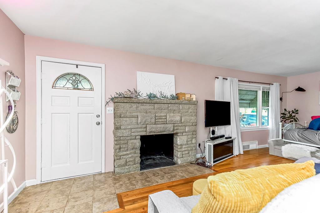 1205 N 90th Street Property Photo 4