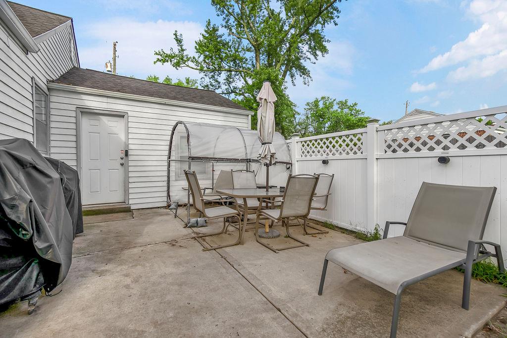 1205 N 90th Street Property Photo 18