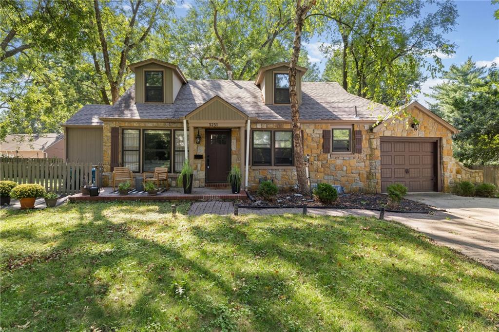 3231 Somerset Drive Property Photo 1