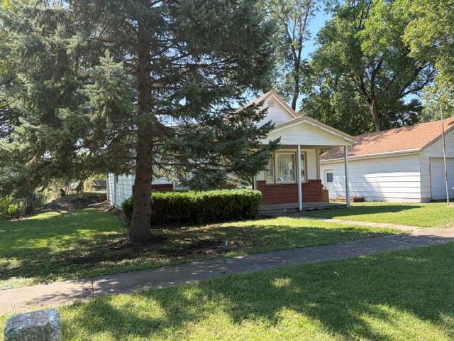 103 E 4th Street Property Photo 2