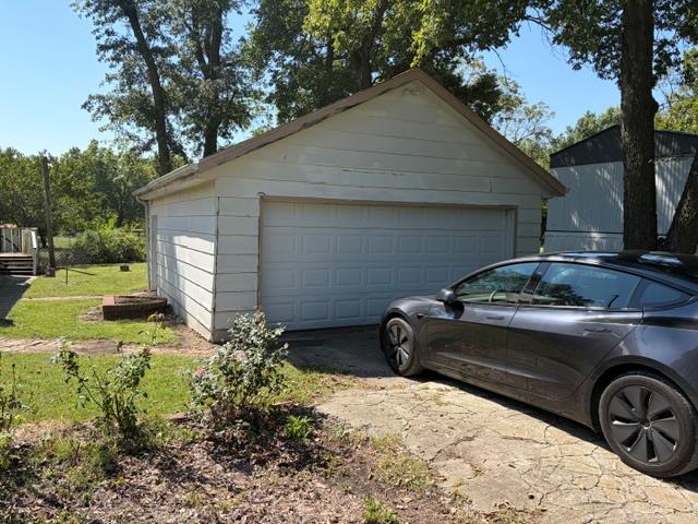 103 E 4th Street Property Photo 6