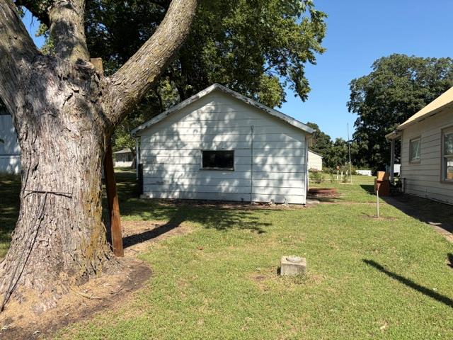 103 E 4th Street Property Photo 30