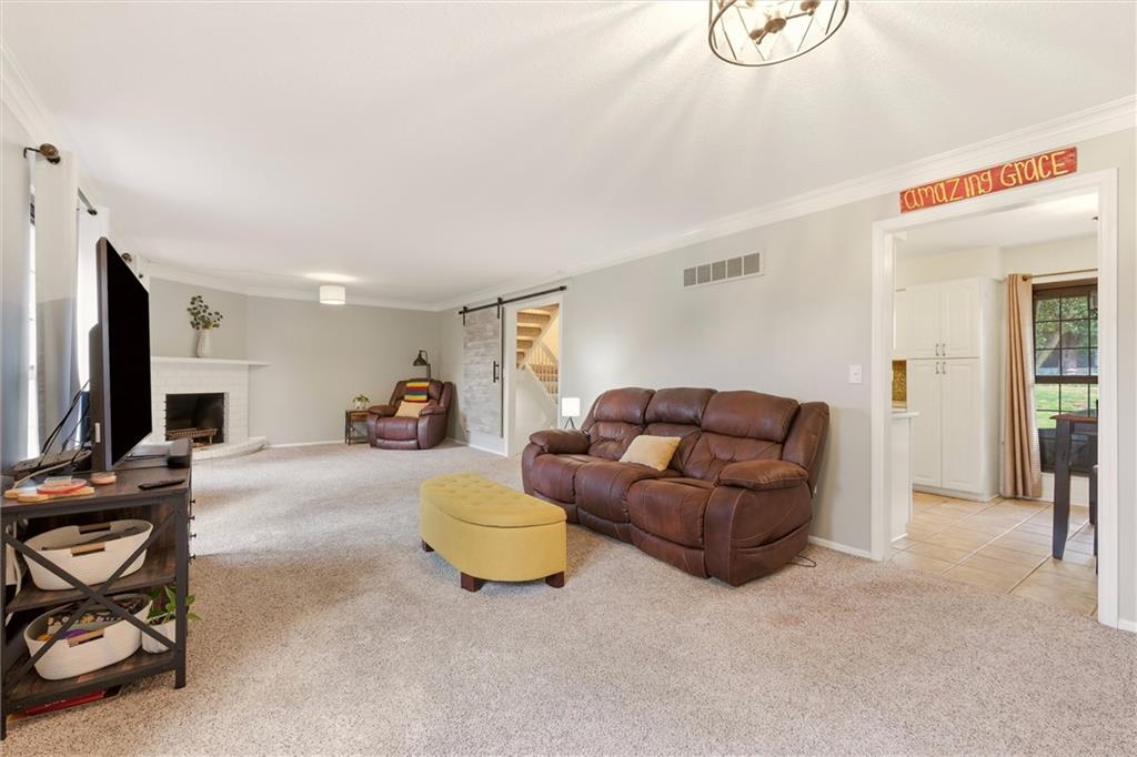 10258 Cedarbrooke Lane Property Photo 8