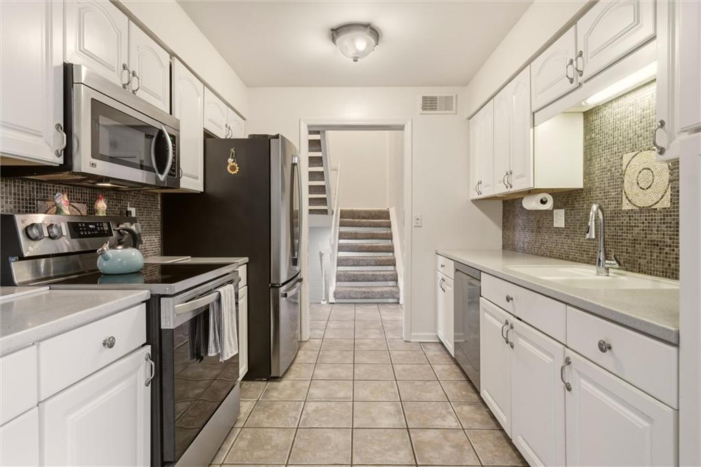 10258 Cedarbrooke Lane Property Photo 12
