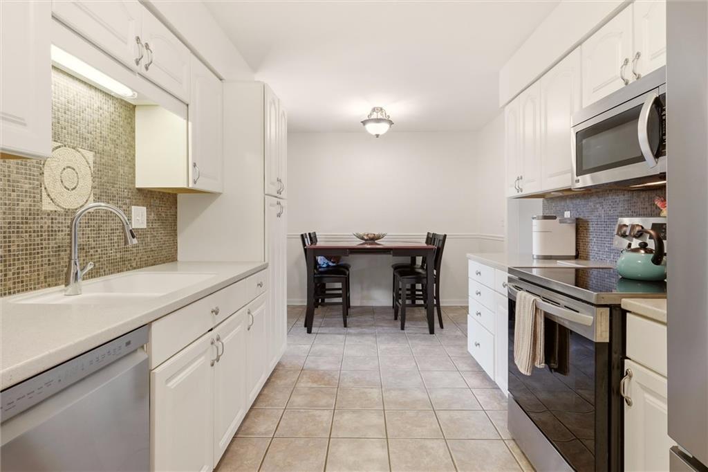 10258 Cedarbrooke Lane Property Photo 15