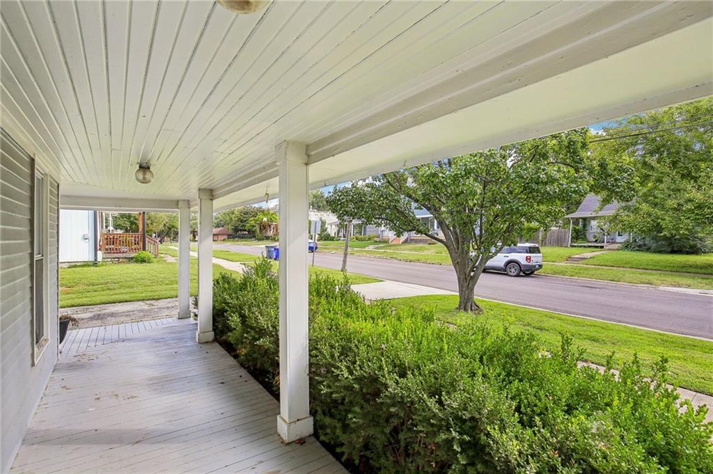 325 S Cherry Street Property Photo 4