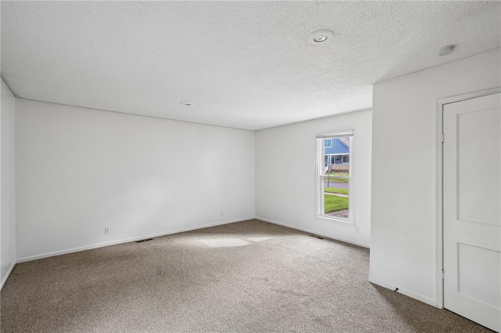 325 S Cherry Street Property Photo 6