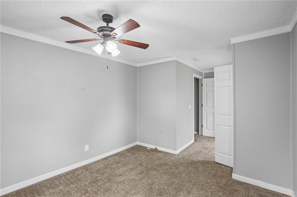 325 S Cherry Street Property Photo 16