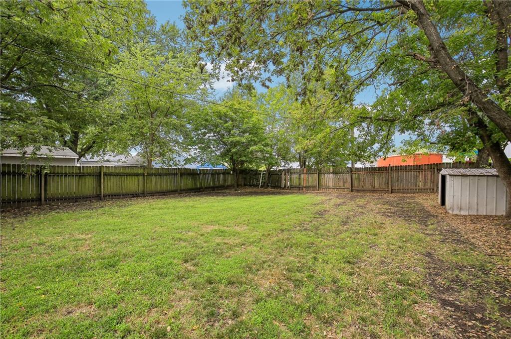 325 S Cherry Street Property Photo 22