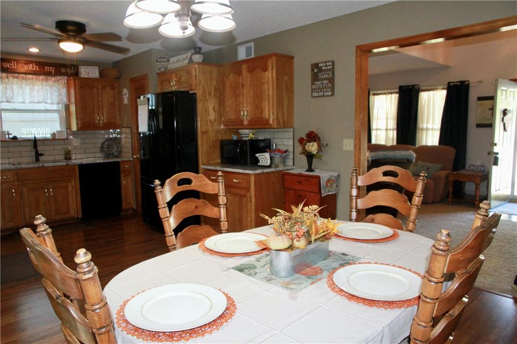 945 E Cottage Creek Drive Property Photo 14
