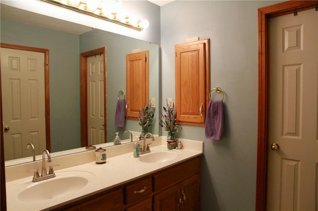 945 E Cottage Creek Drive Property Photo 18