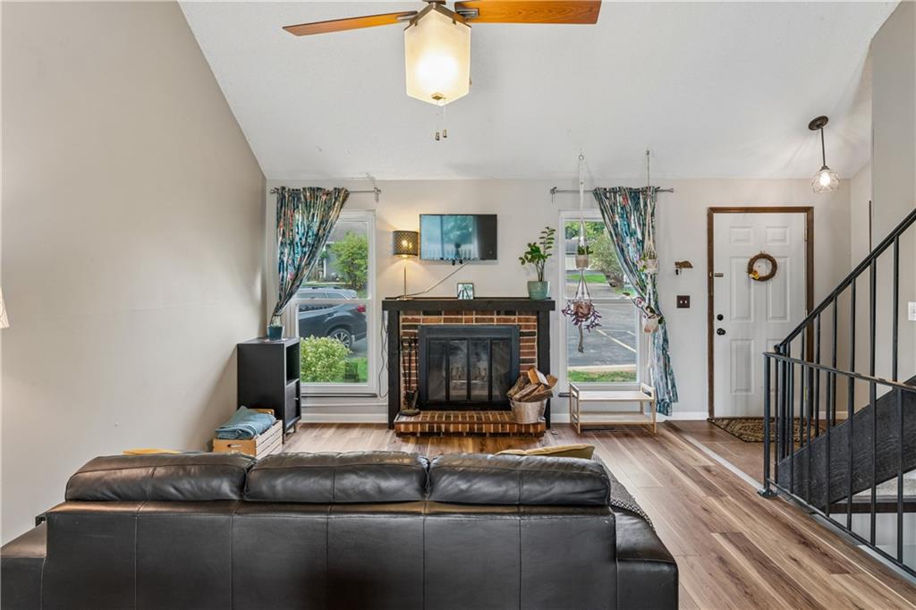 5733 N London Avenue Property Photo 10