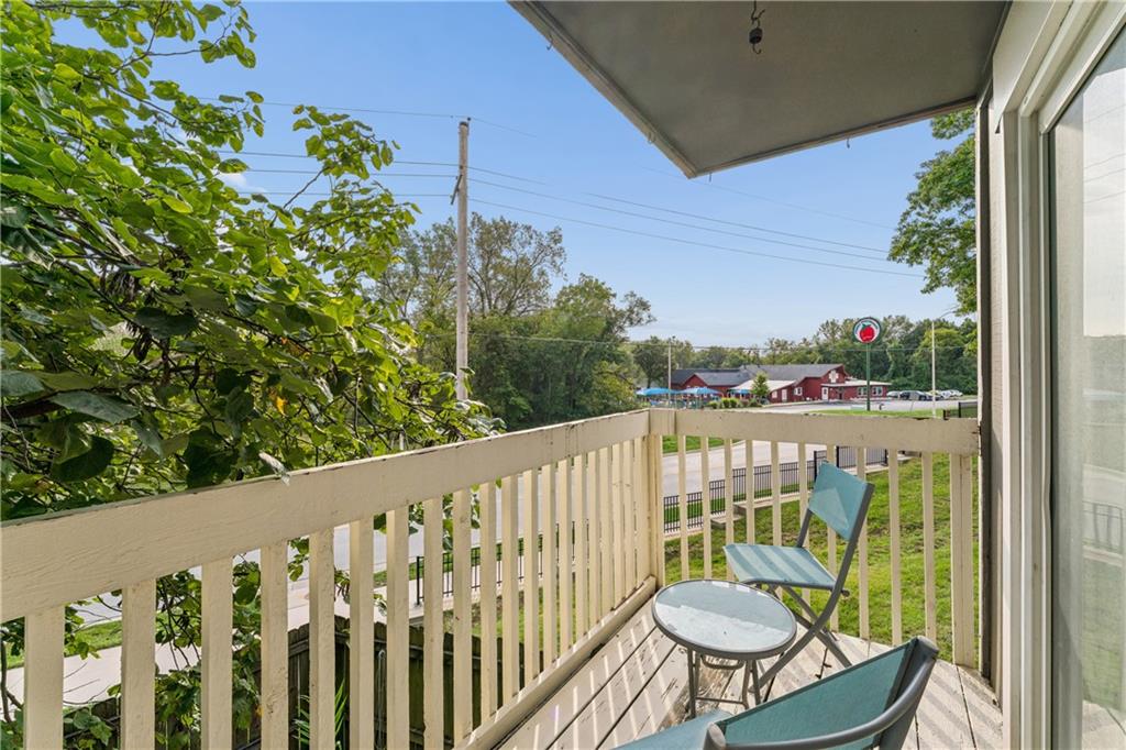 5733 N London Avenue Property Photo 21