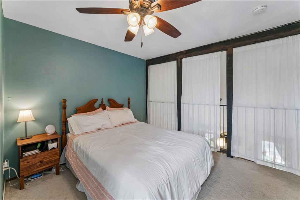 5733 N London Avenue Property Photo 23
