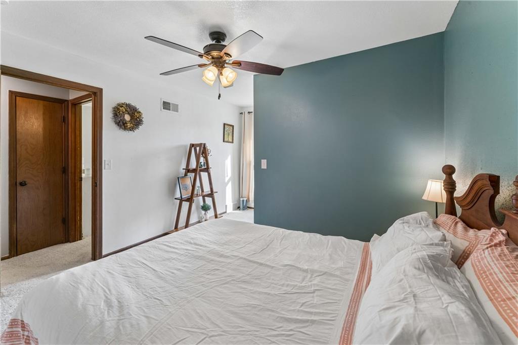 5733 N London Avenue Property Photo 24