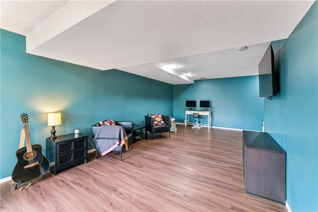 5733 N London Avenue Property Photo 33