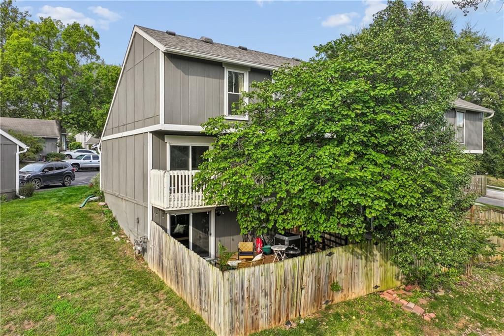 5733 N London Avenue Property Photo 42