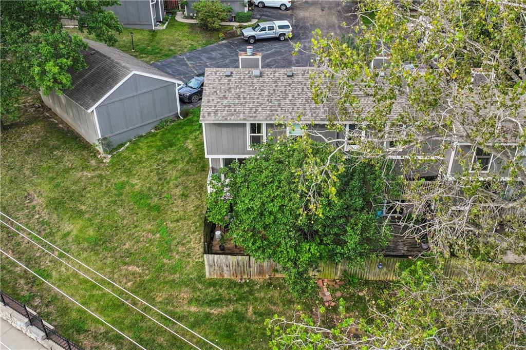 5733 N London Avenue Property Photo 45