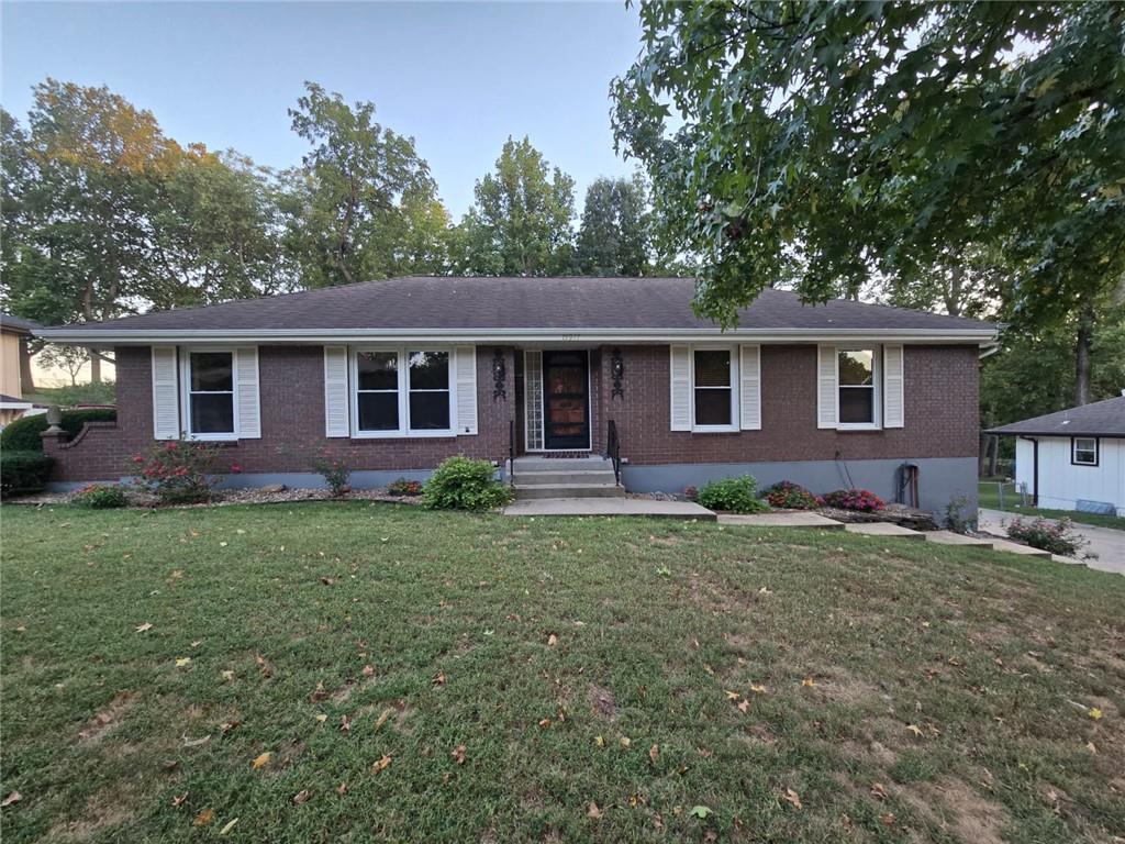 15917 E 41st Street Property Photo 1