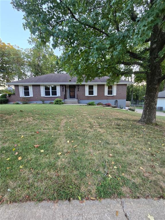 15917 E 41st Street Property Photo 5