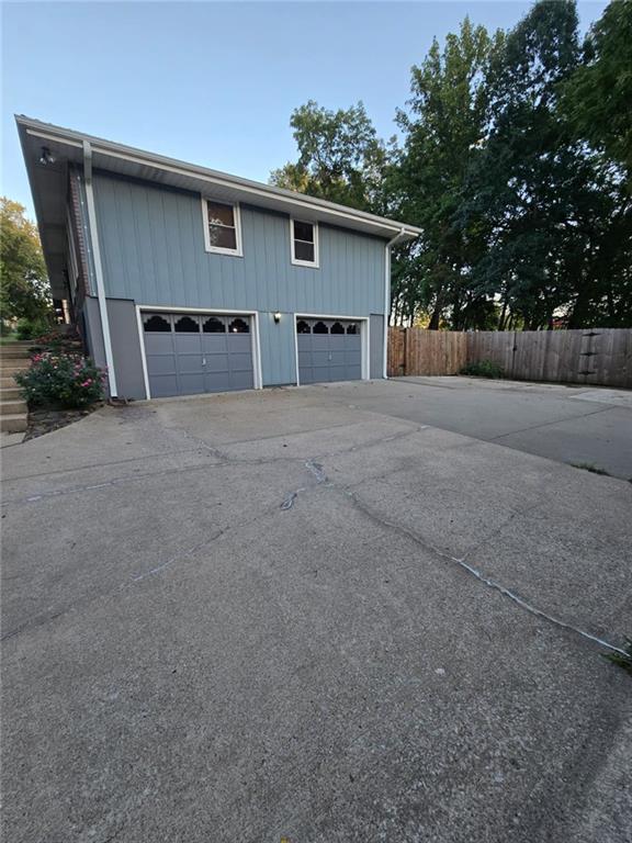 15917 E 41st Street Property Photo 8