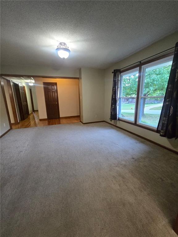 15917 E 41st Street Property Photo 12