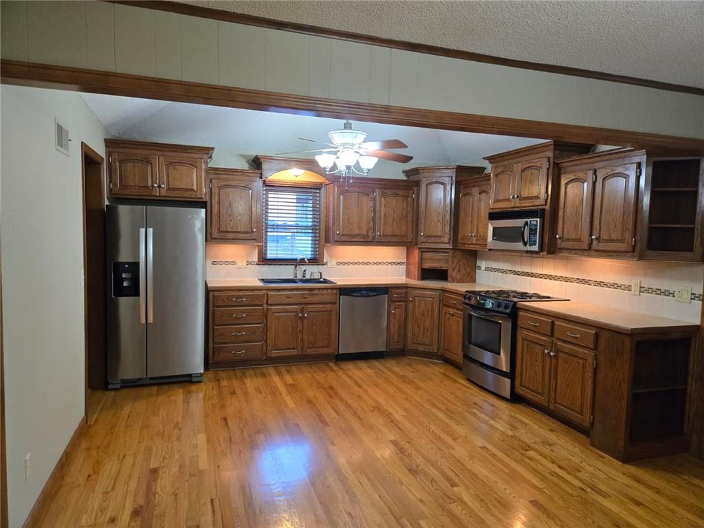 15917 E 41st Street Property Photo 16
