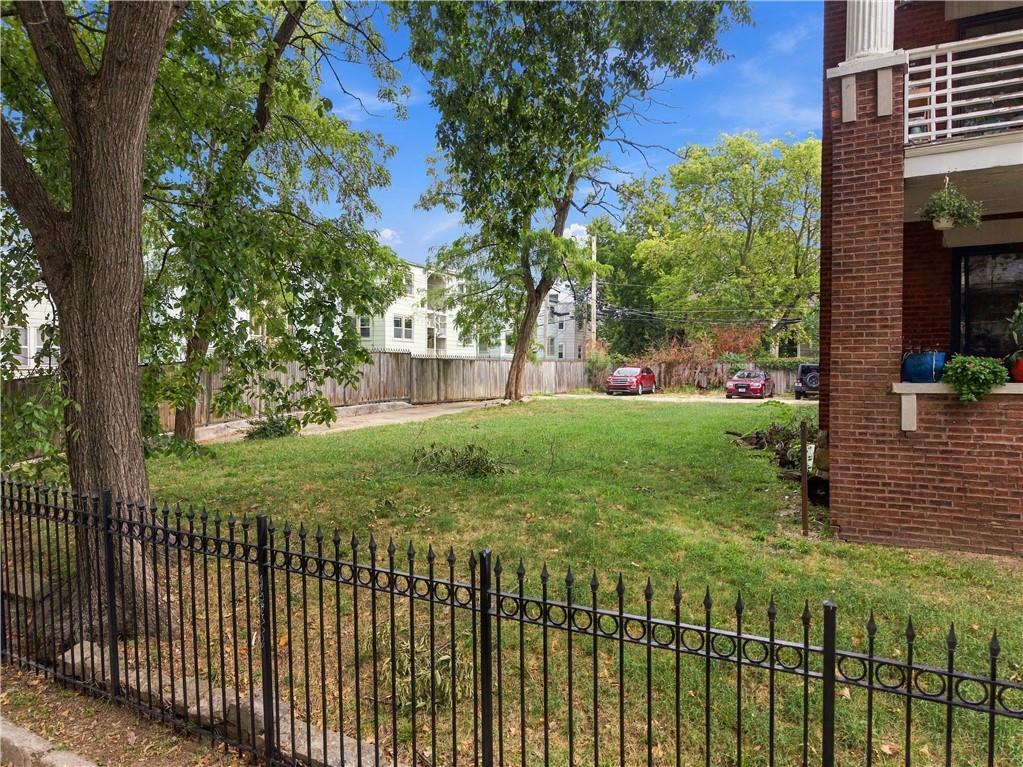 3813 Central Street Property Photo 1