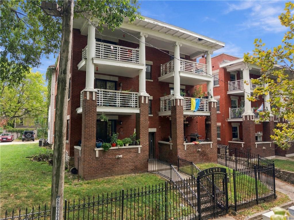 3813 Central Street Property Photo 2