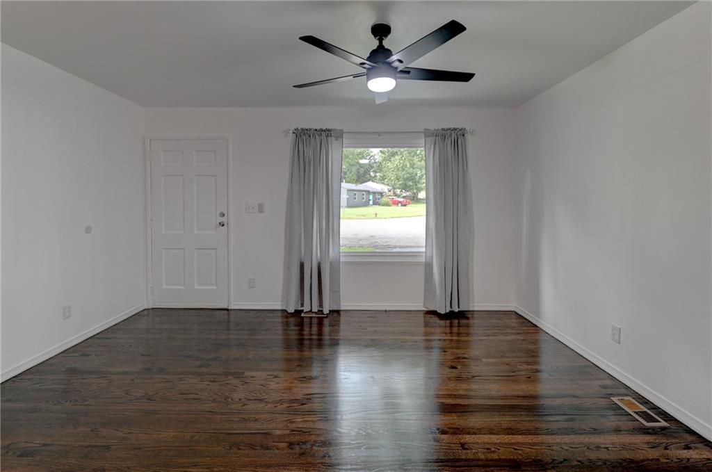 1503 N Hocker Avenue Property Photo 6