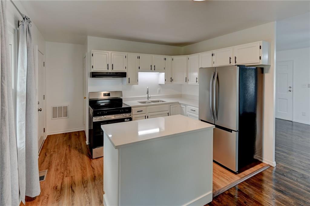 1503 N Hocker Avenue Property Photo 11