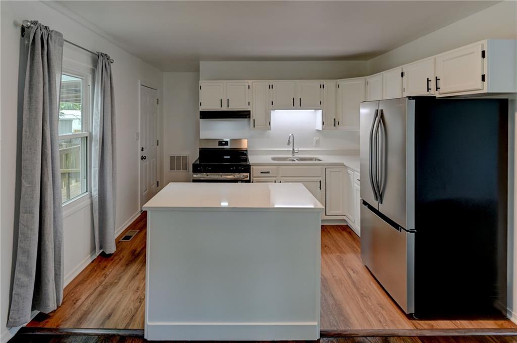 1503 N Hocker Avenue Property Photo 12