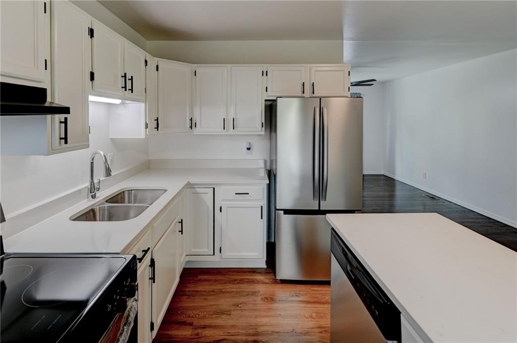 1503 N Hocker Avenue Property Photo 13