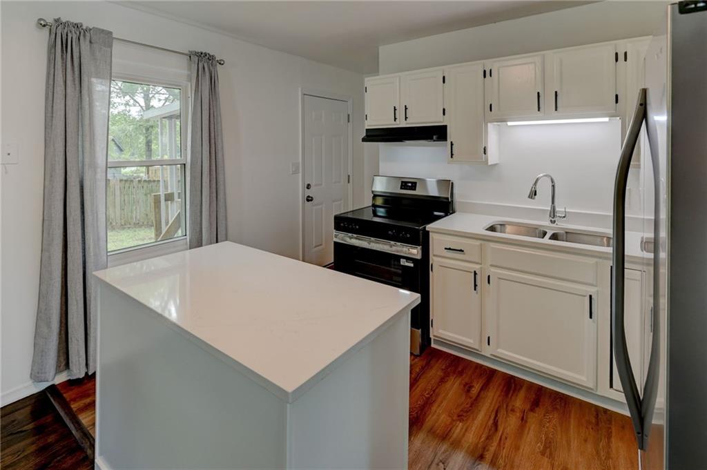 1503 N Hocker Avenue Property Photo 14