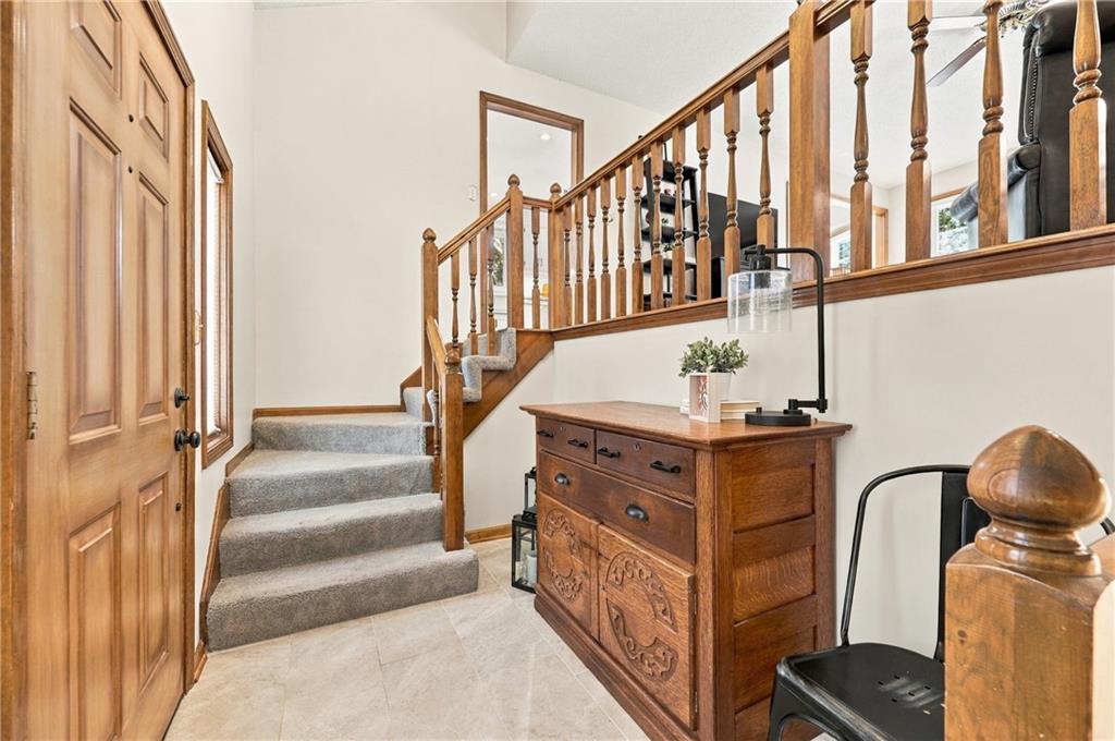 2830 Sweet Briar Drive Property Photo 3