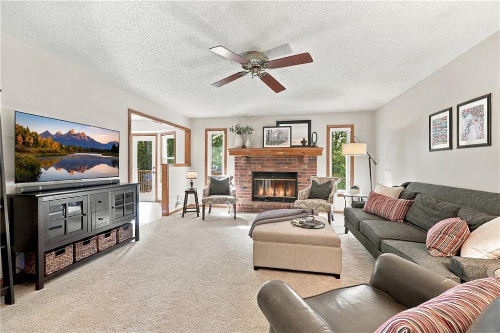 2830 Sweet Briar Drive Property Photo 4