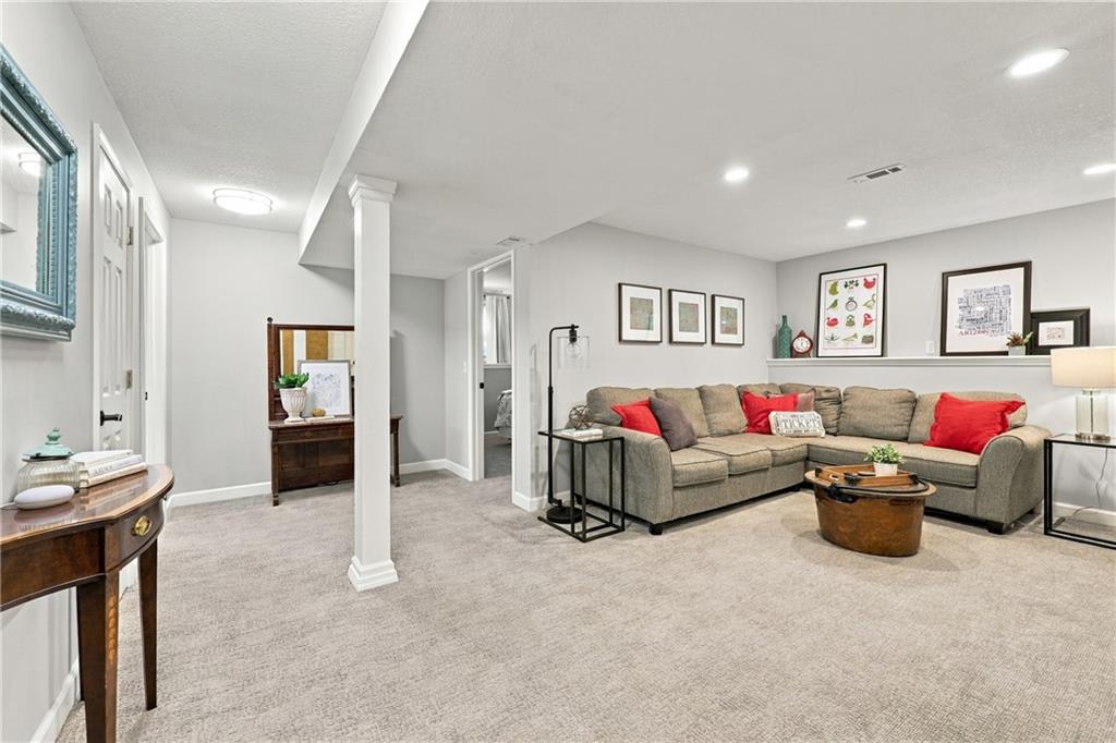2830 Sweet Briar Drive Property Photo 7